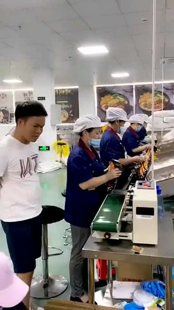 業(yè)務(wù)培訓(xùn)首日記 新員工與封口機的“相愛相殺”